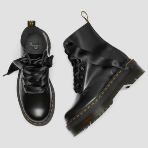 Dr. Martens/Doc Martens Molly Platform boot